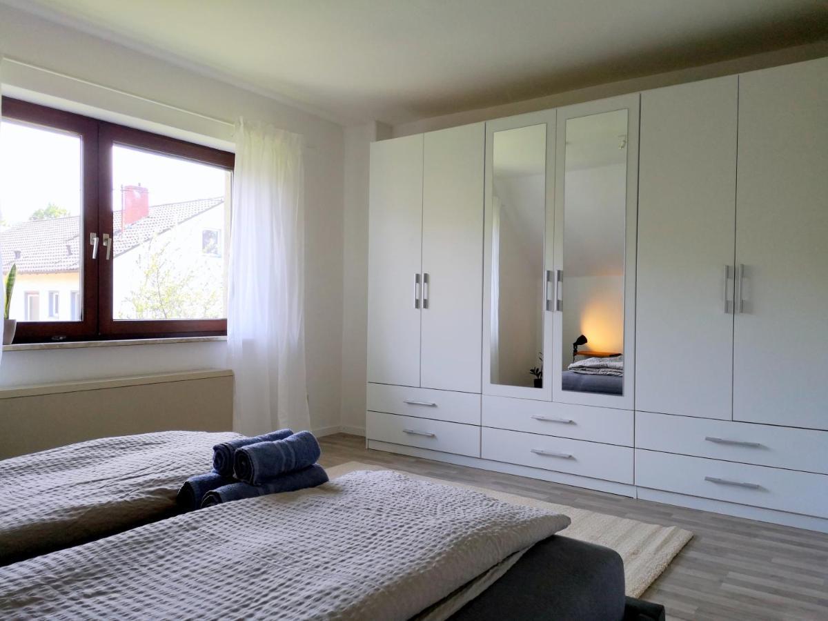 Family-Apartment Mit Balkon, Kueche, Parkplatz & Waschmaschine Ofemburgo Exterior foto